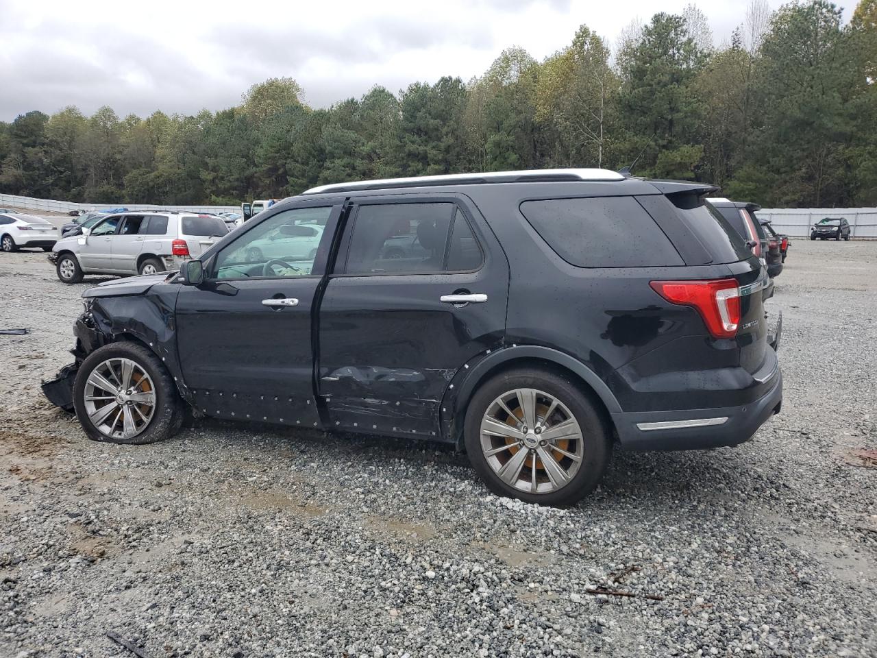 Ford Explorer Limited Image 3