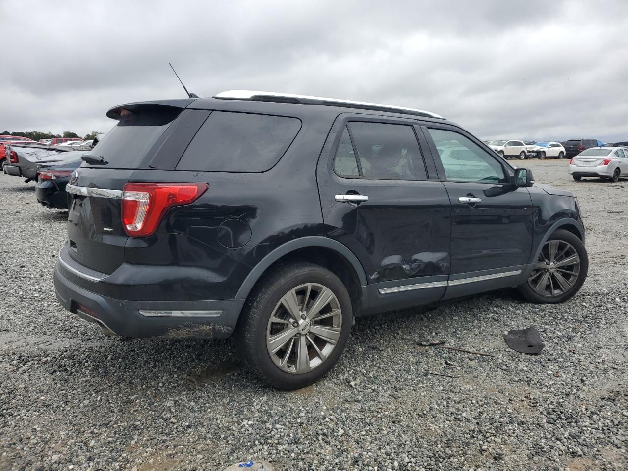 Ford Explorer Limited Image 2
