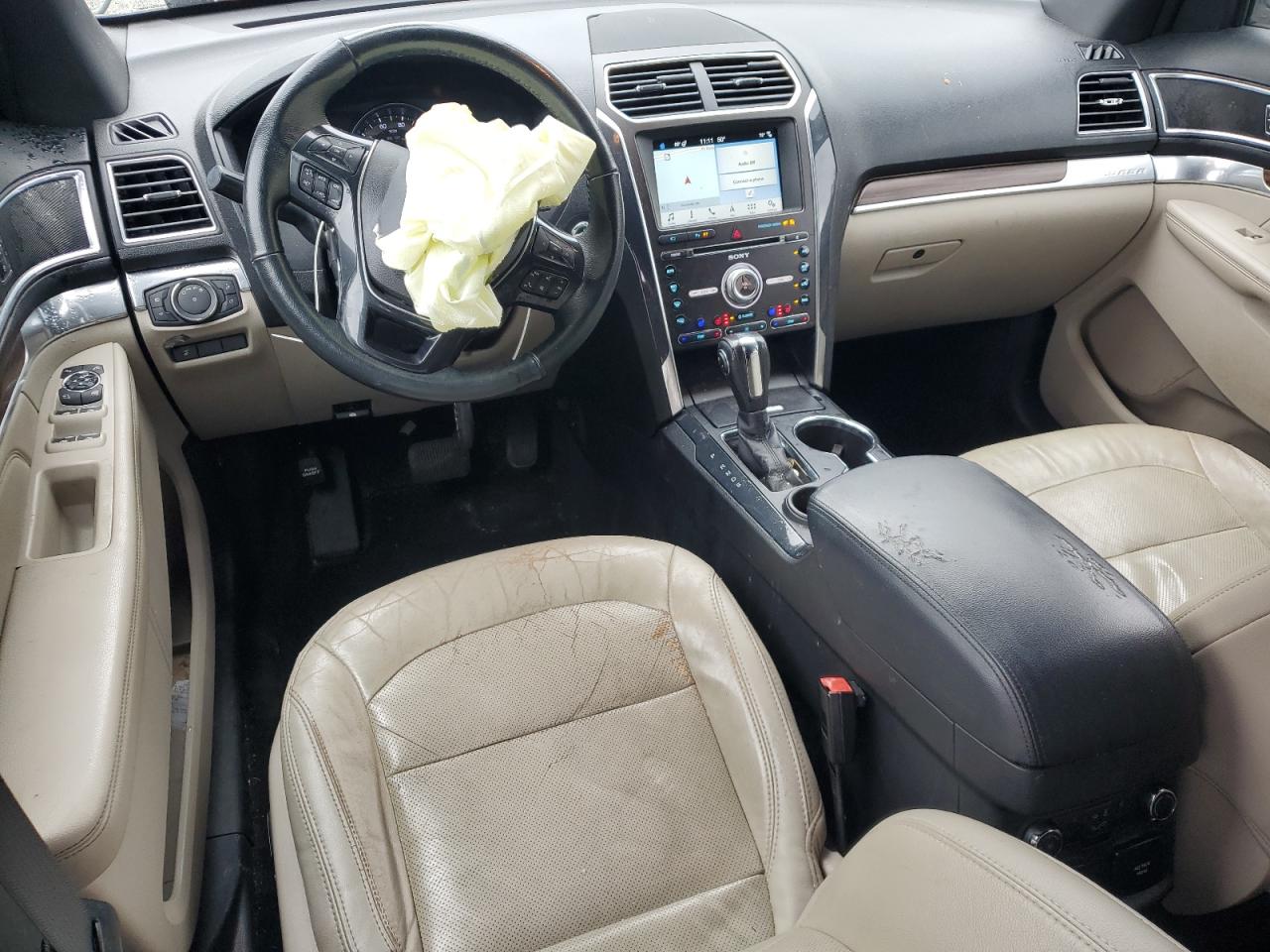 Ford Explorer Limited Image 11