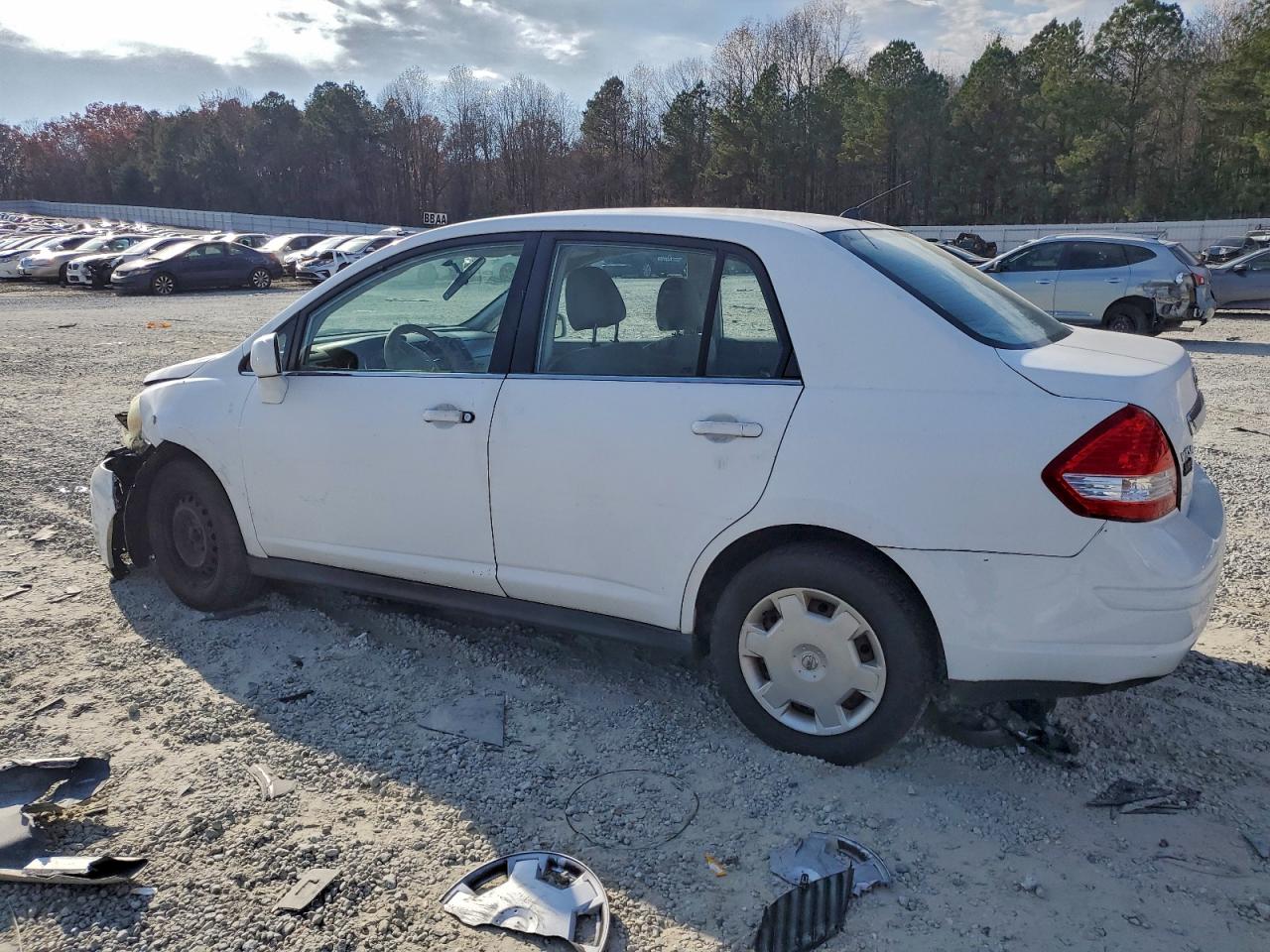 Nissan Versa S Image 10