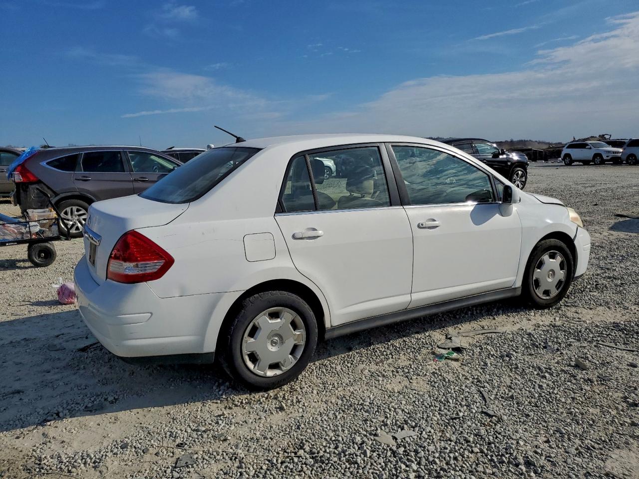 Nissan Versa S Image 4