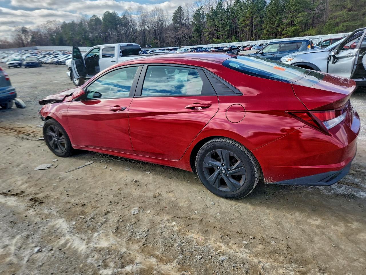 Hyundai ELANTRA Sel Image 2