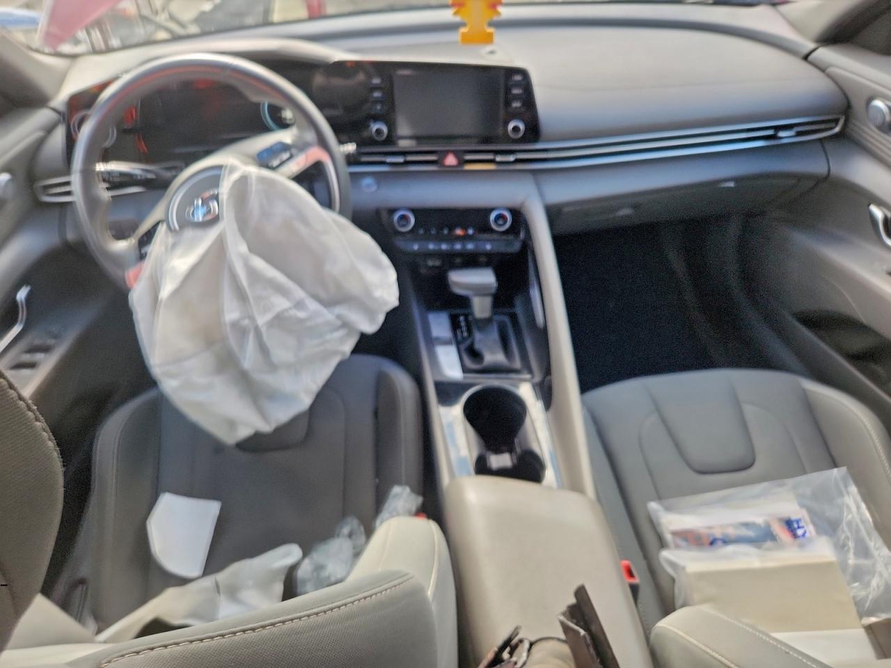 Hyundai ELANTRA Sel Image 7