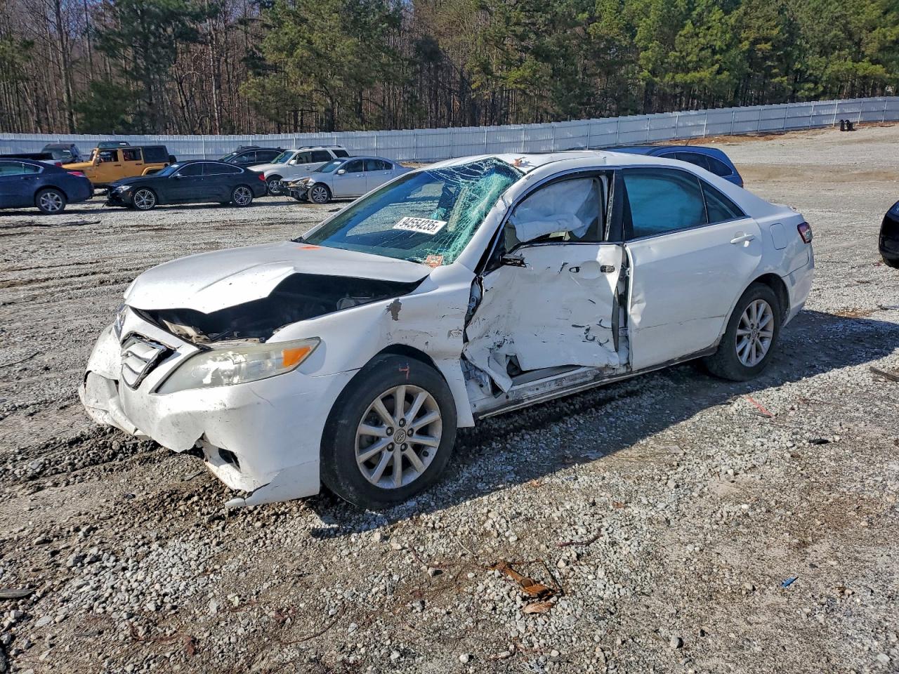 Toyota Camry Base Image 1