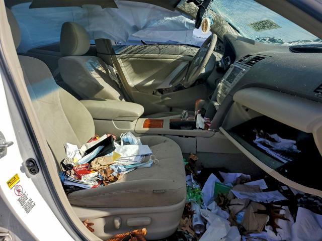 Toyota Camry Base Image 12