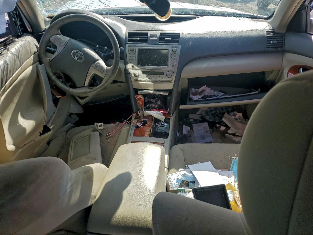 Toyota Camry Base Image 6