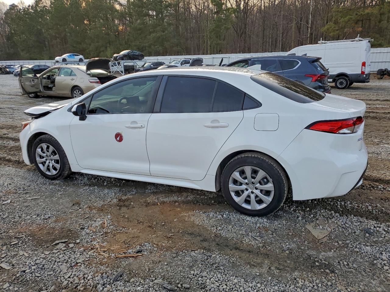 Toyota Corolla Le Image 11