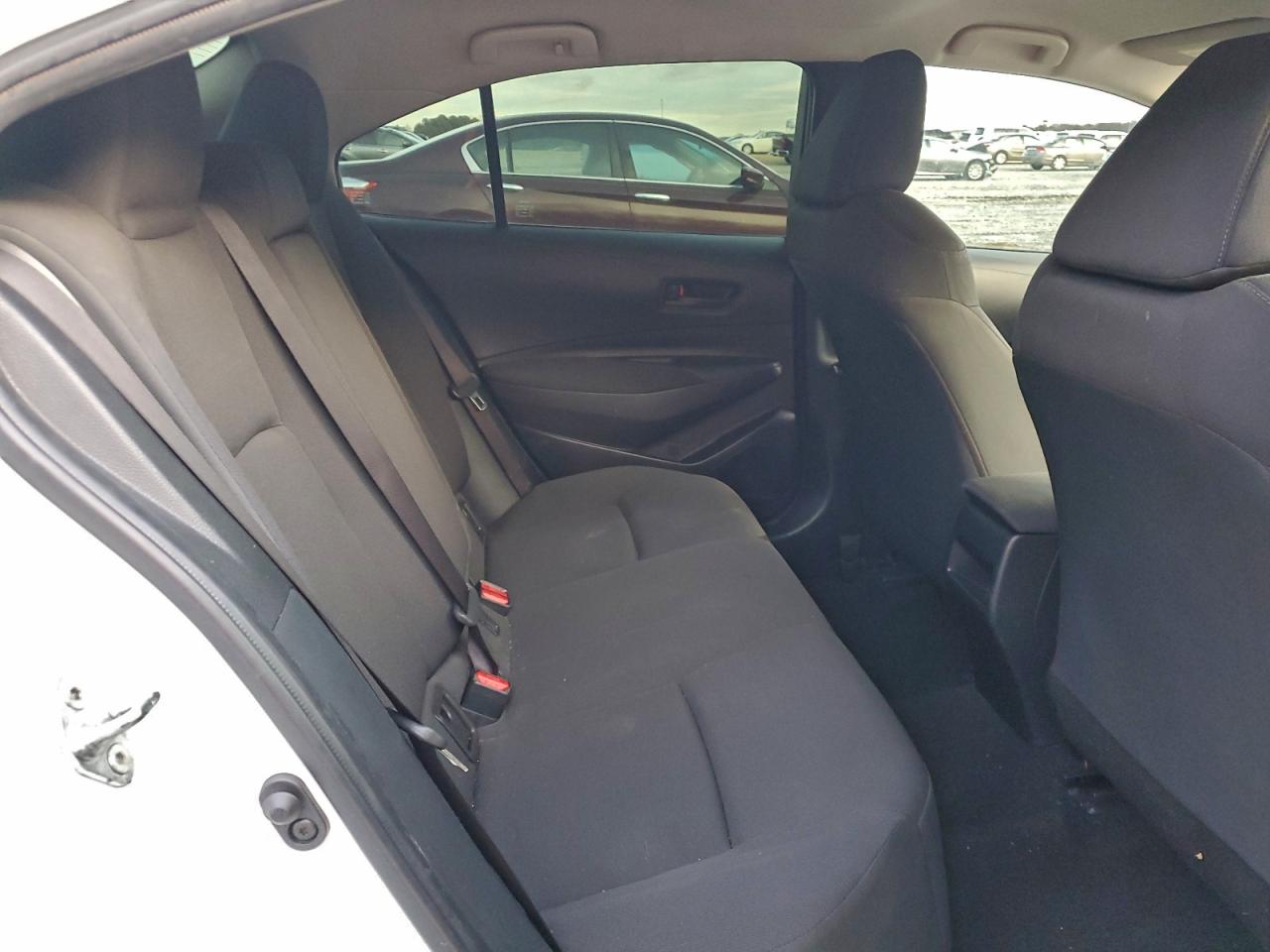 Toyota Corolla Le Image 8