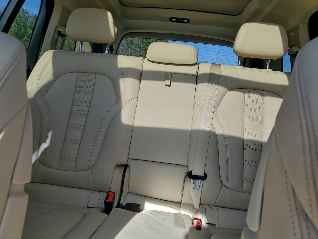 BMW X Series Xdrive40i Image 12