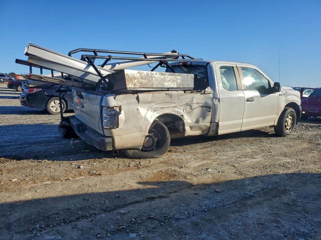 Ford F-150 Super Cab Image 2