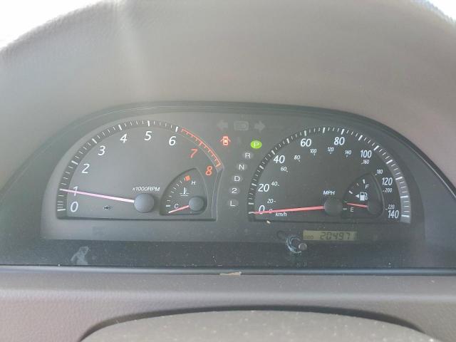 Toyota Camry Le Image 7