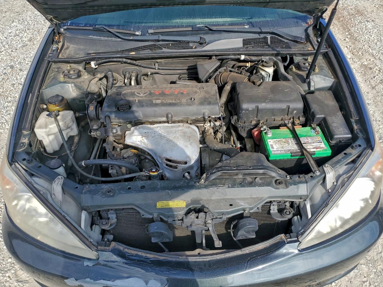 Toyota Camry Le Image 6