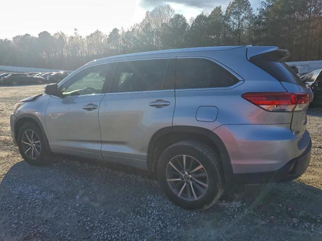 Toyota Highlander Se Image 3