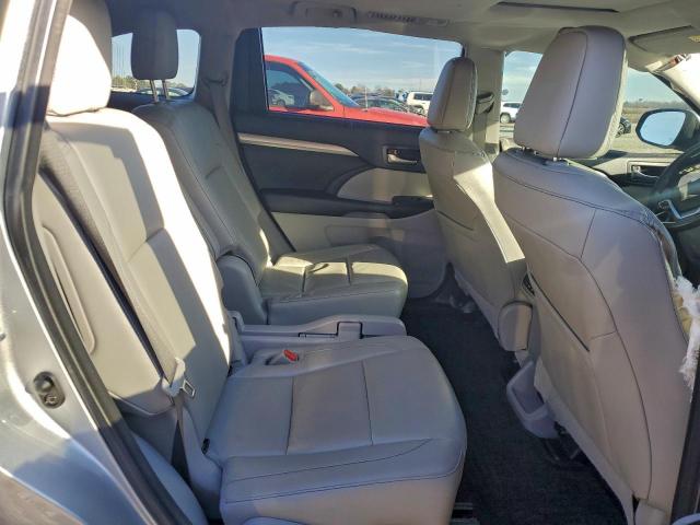 Toyota Highlander Se Image 11