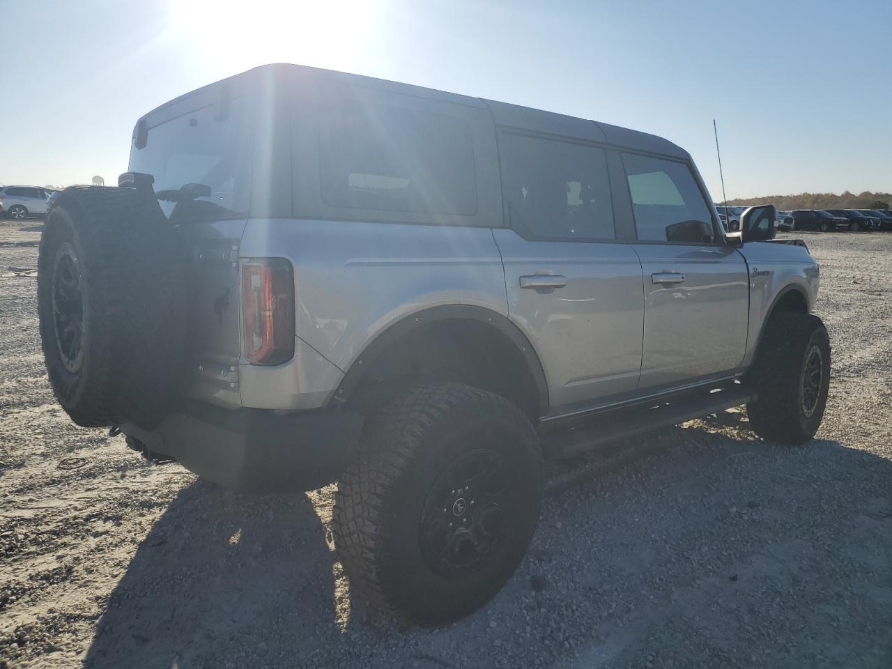 Ford Bronco Base Image 4