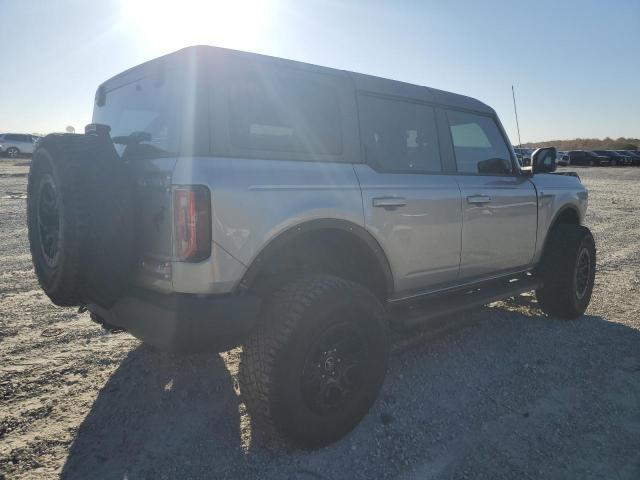 Ford Bronco Base Image 4