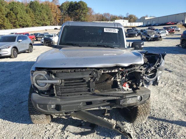 Ford Bronco Base Image 10