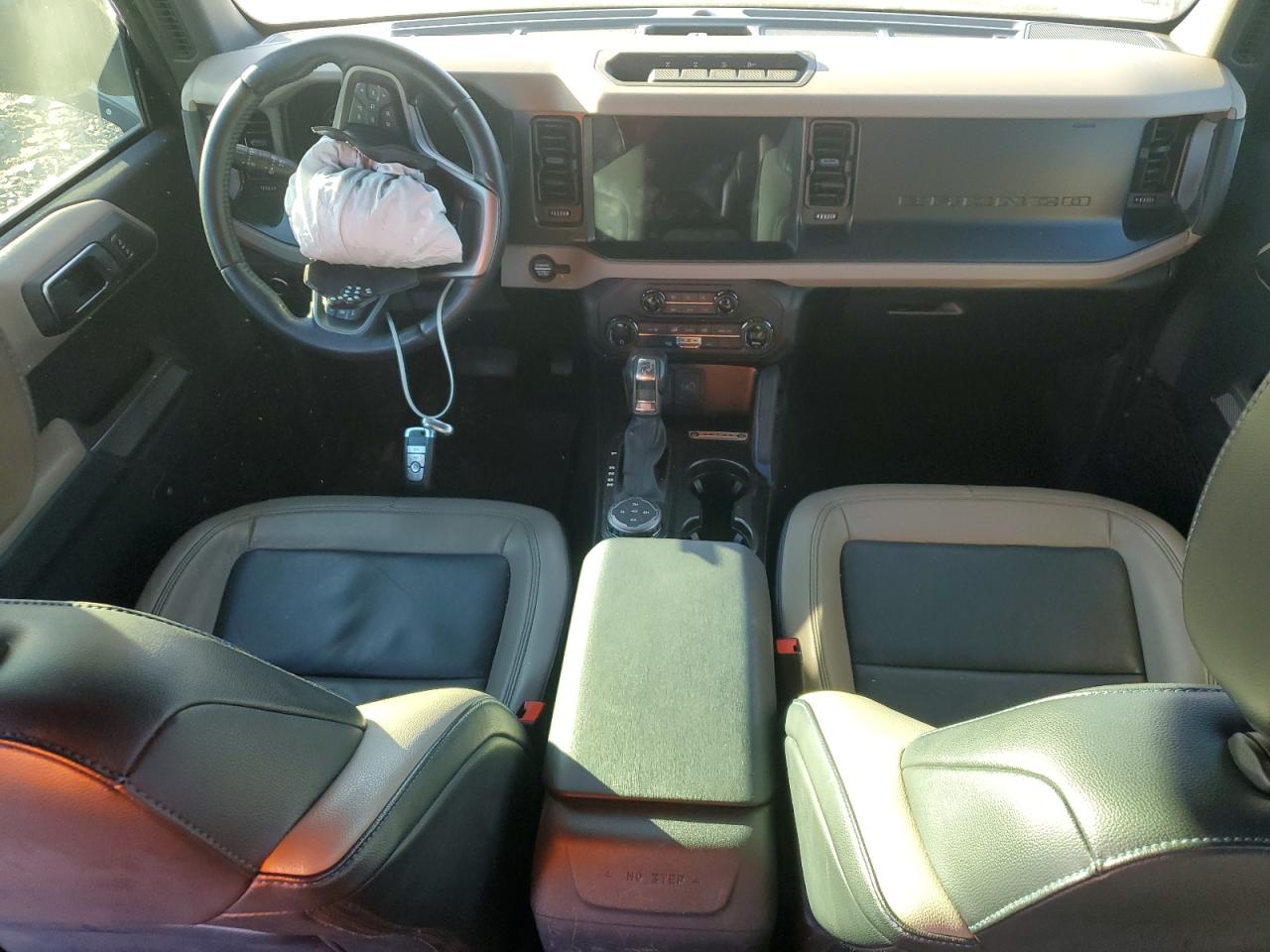 Ford Bronco Base Image 14