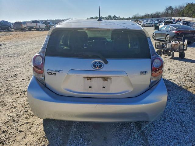 Toyota Prius Image 6