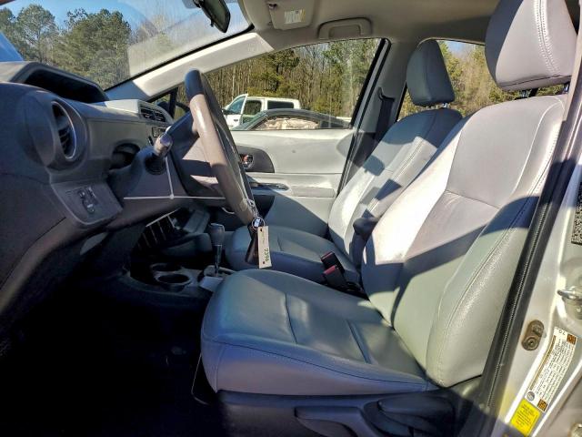 Toyota Prius Image 2