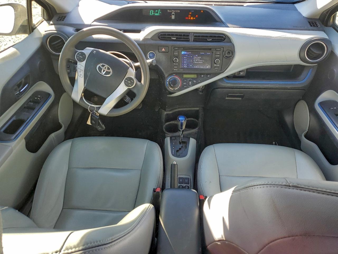 Toyota Prius Image 8