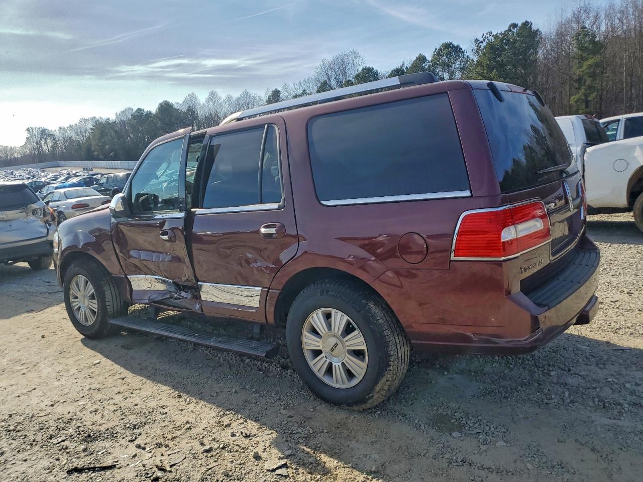 Lincoln Navigator Image 8
