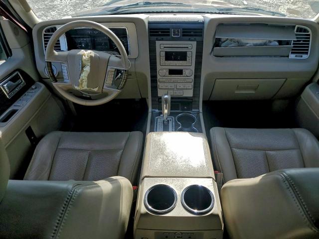 Lincoln Navigator Image 12
