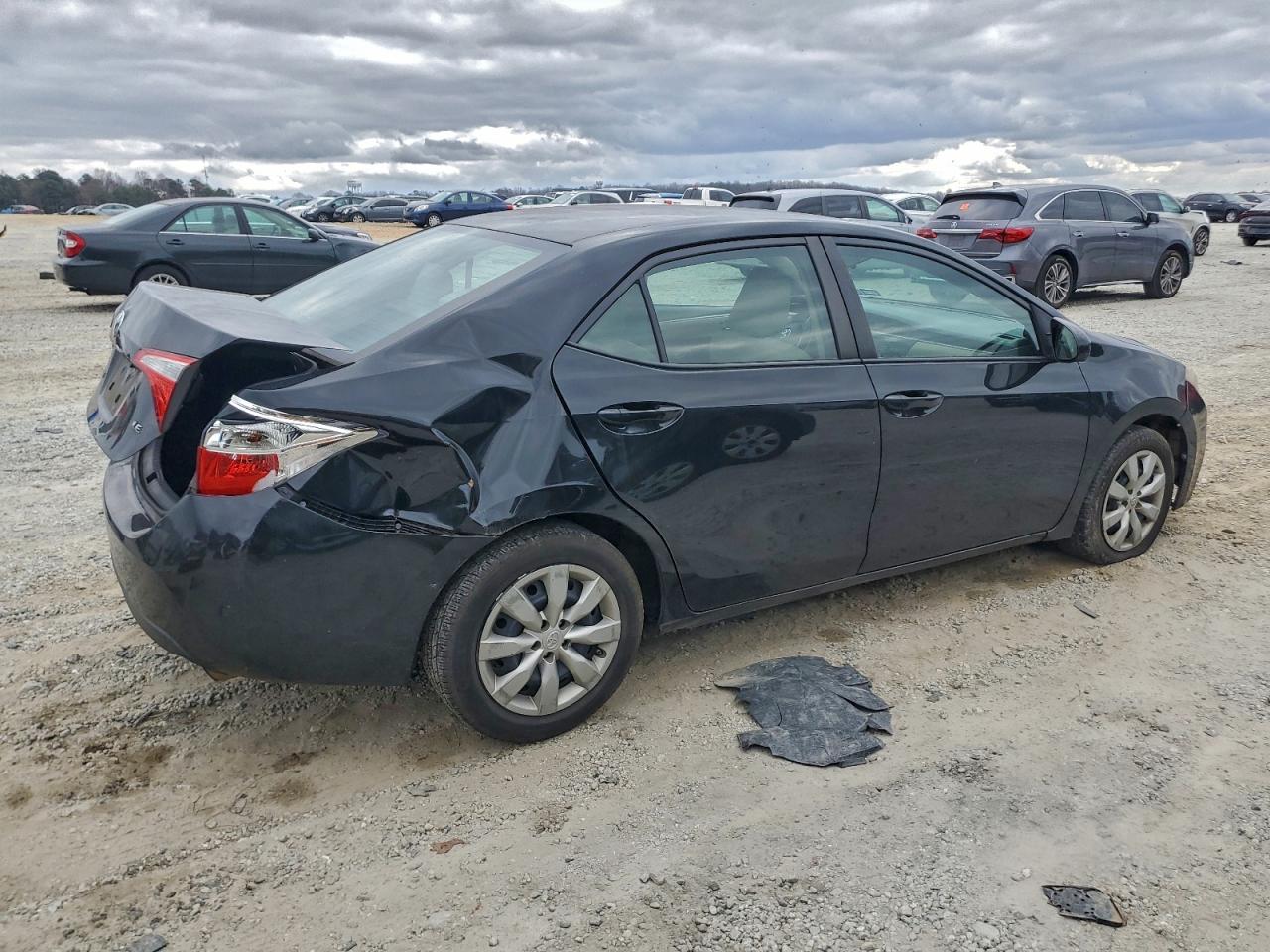 Toyota Corolla L Image 2