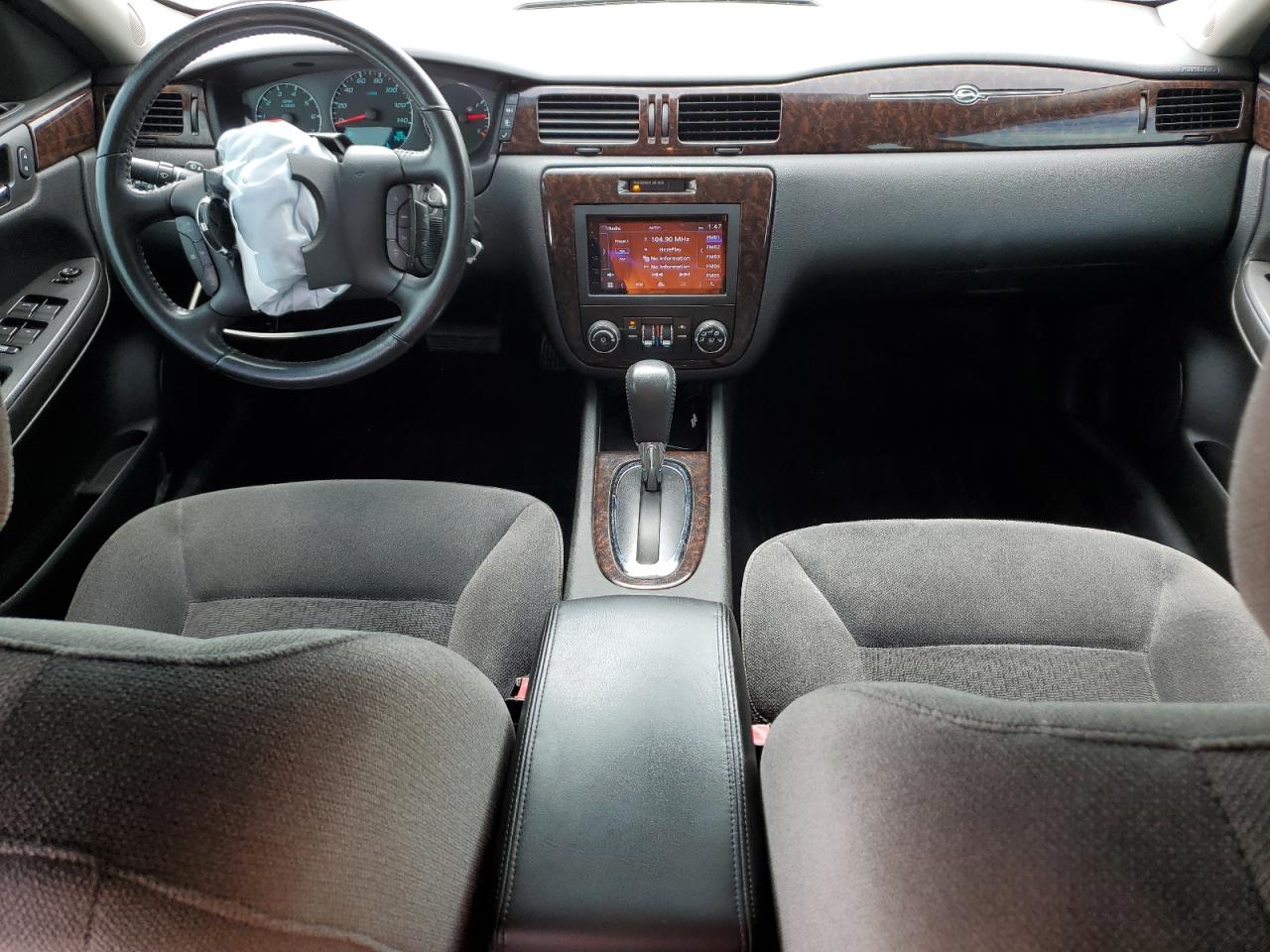 Chevrolet Impala Lt Image 4