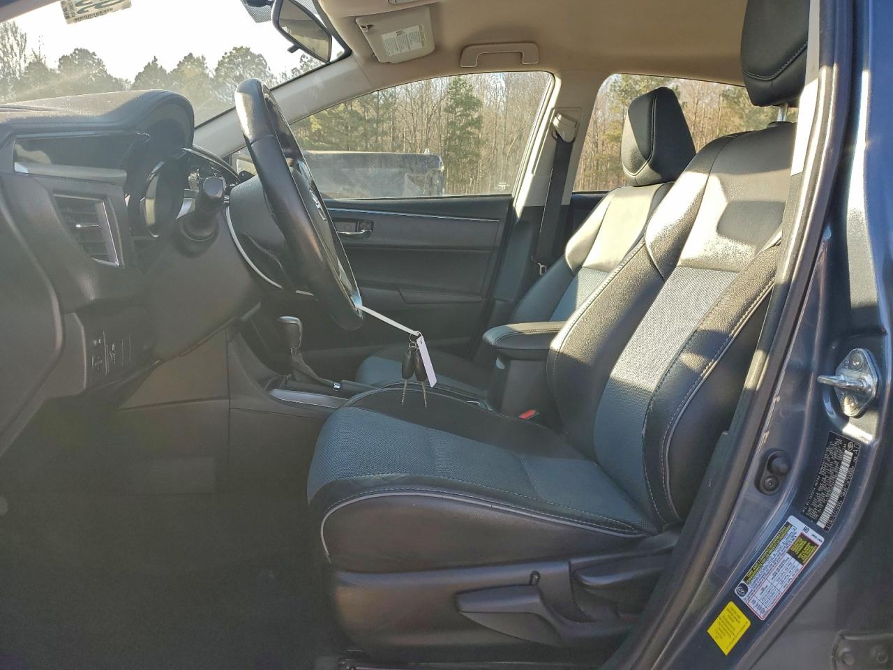 Toyota Corolla L Image 10