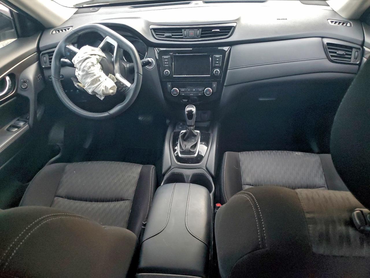 Nissan Rogue S Image 9