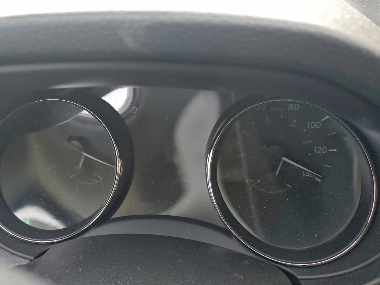 Nissan Rogue S Image 3