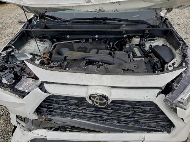 Toyota RAV4 Le Image 10