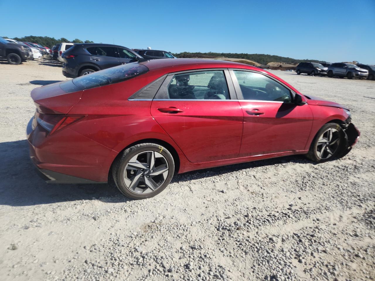 Hyundai ELANTRA Limited Image 3