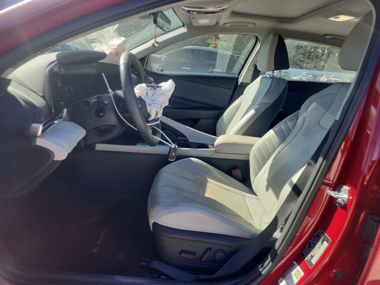 Hyundai ELANTRA Limited Image 7