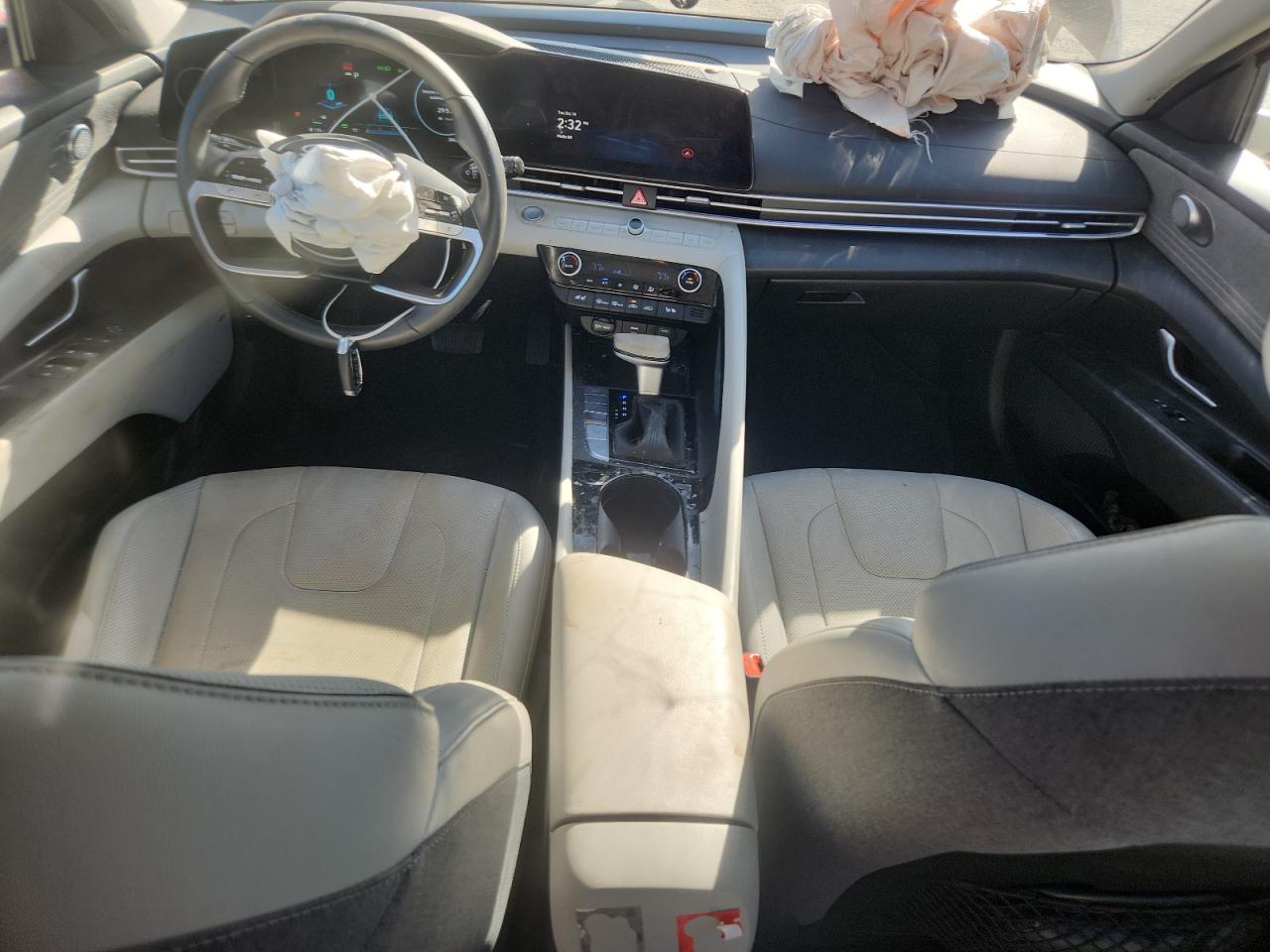 Hyundai ELANTRA Limited Image 4