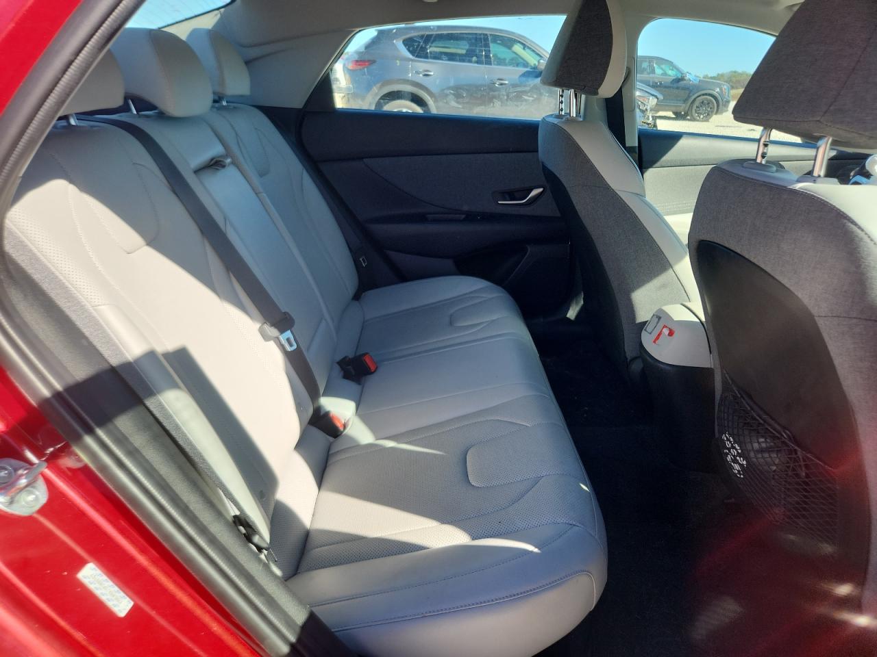 Hyundai ELANTRA Limited Image 10