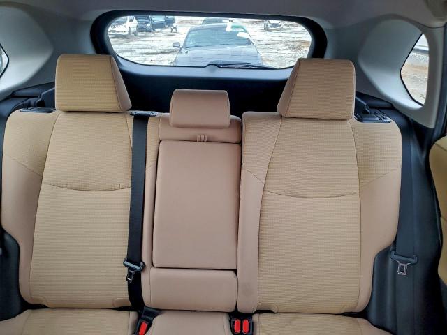 Toyota RAV4 Le Image 8