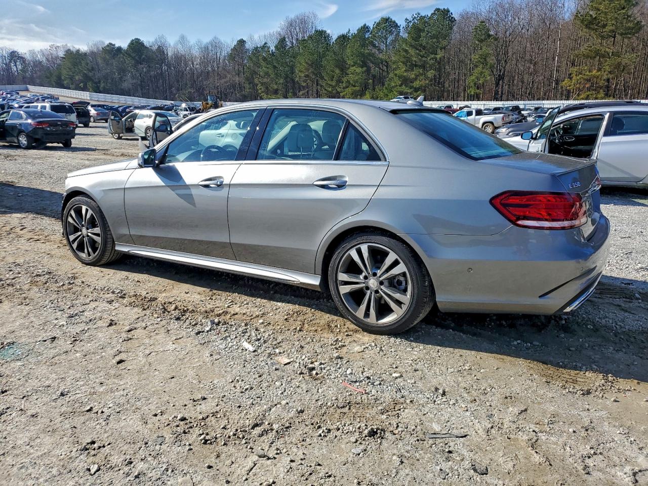 Mercedes-Benz E-Class 350 Image 13