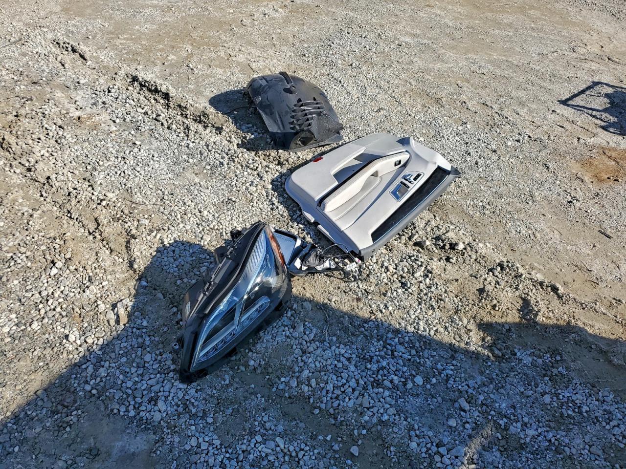 Mercedes-Benz E-Class 350 Image 11