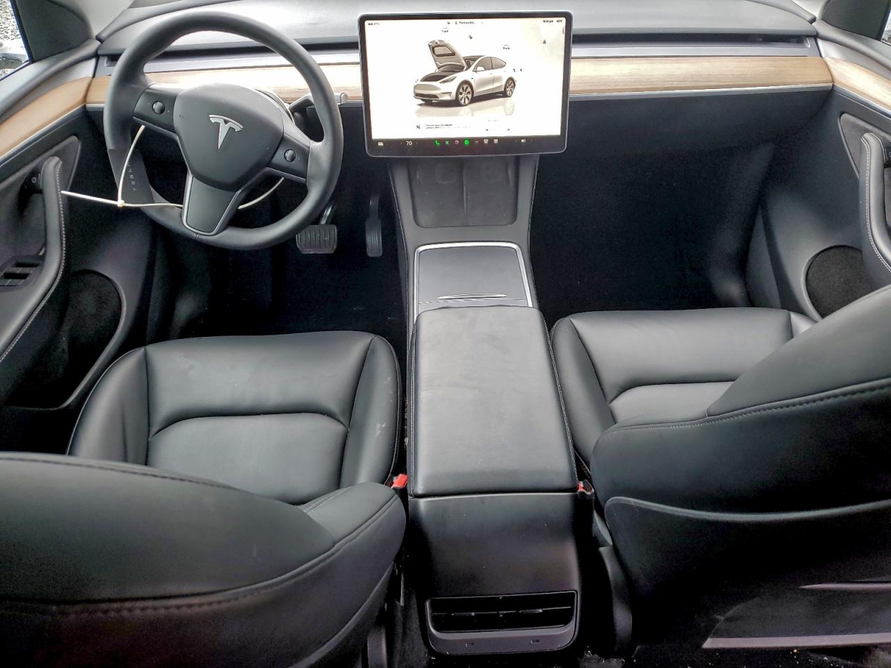 Tesla Model Y Image 8