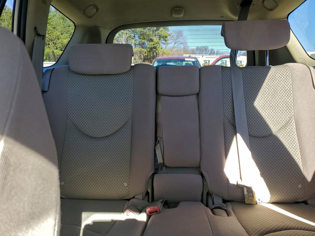 Toyota RAV4 Image 11