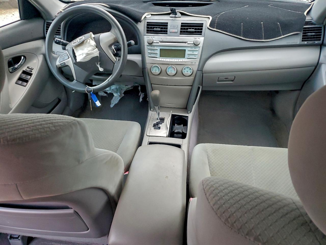 Toyota Camry Ce Image 3