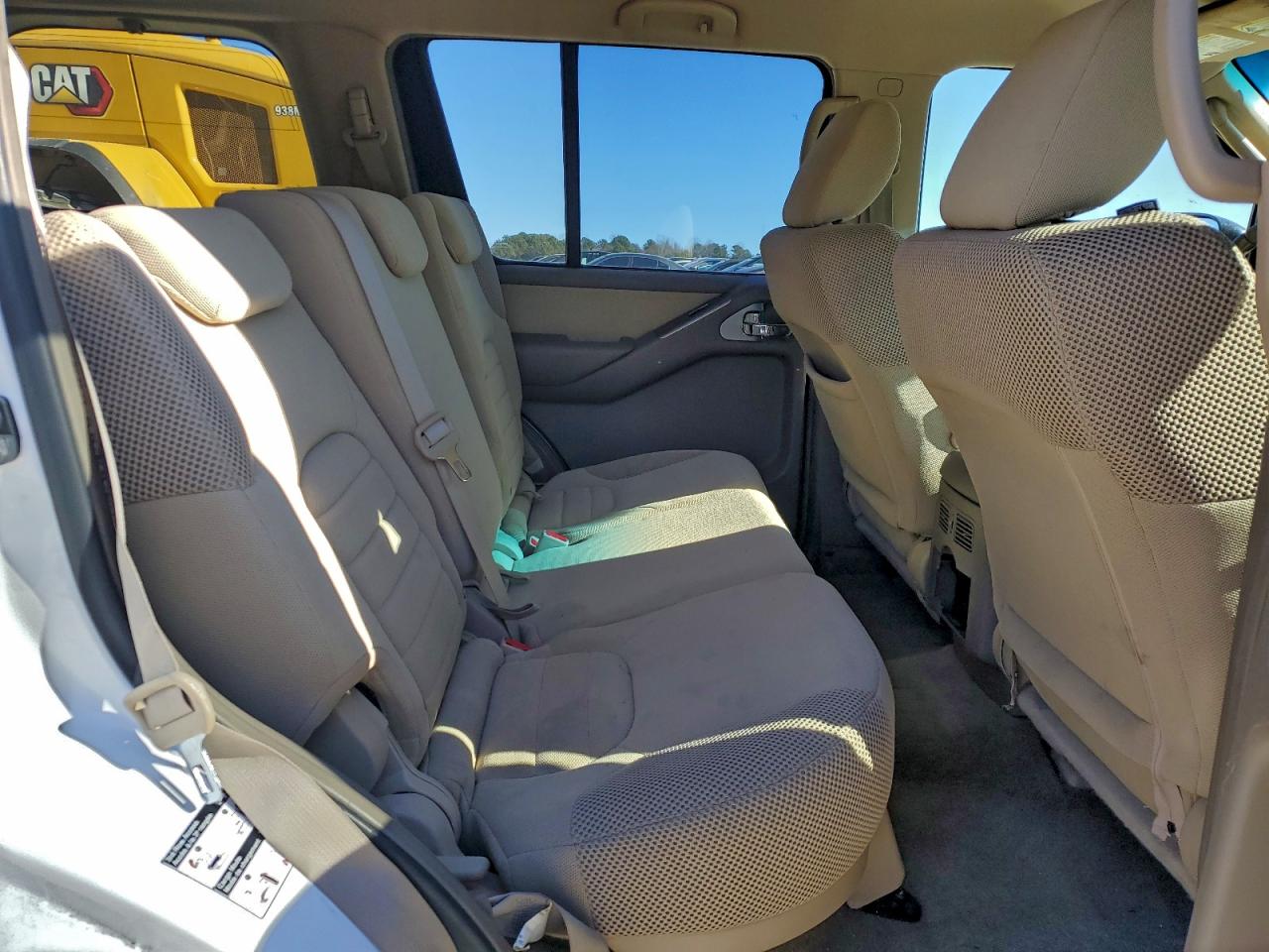 Nissan Pathfinder S Image 9