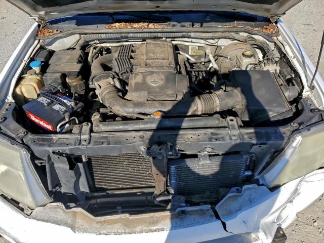 Nissan Pathfinder S Image 6