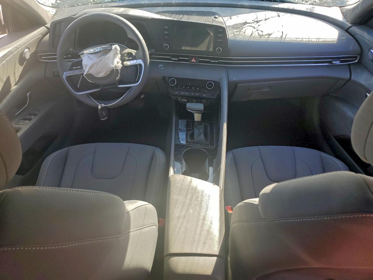 Hyundai ELANTRA Blue Image 9