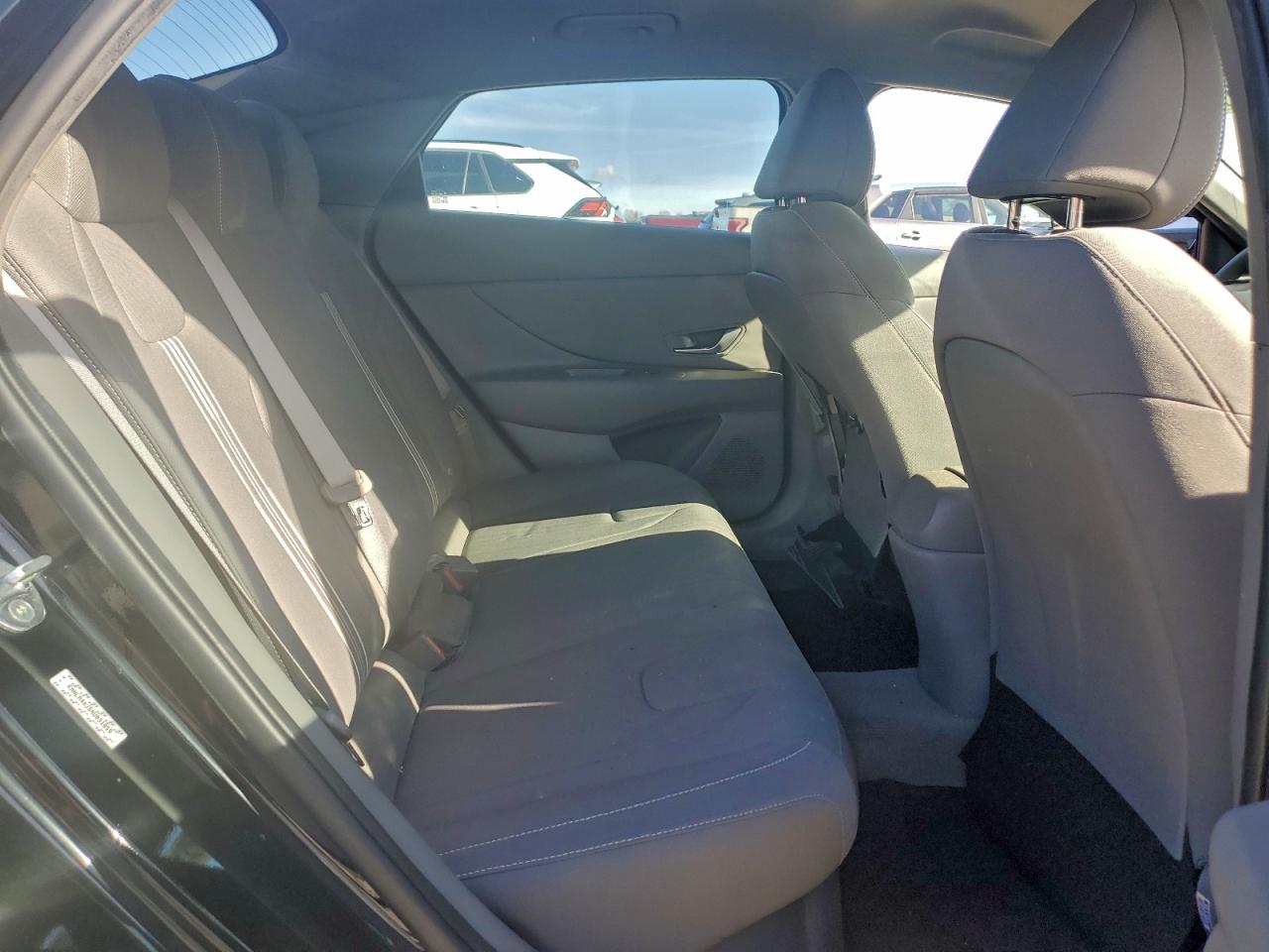 Hyundai ELANTRA Blue Image 4