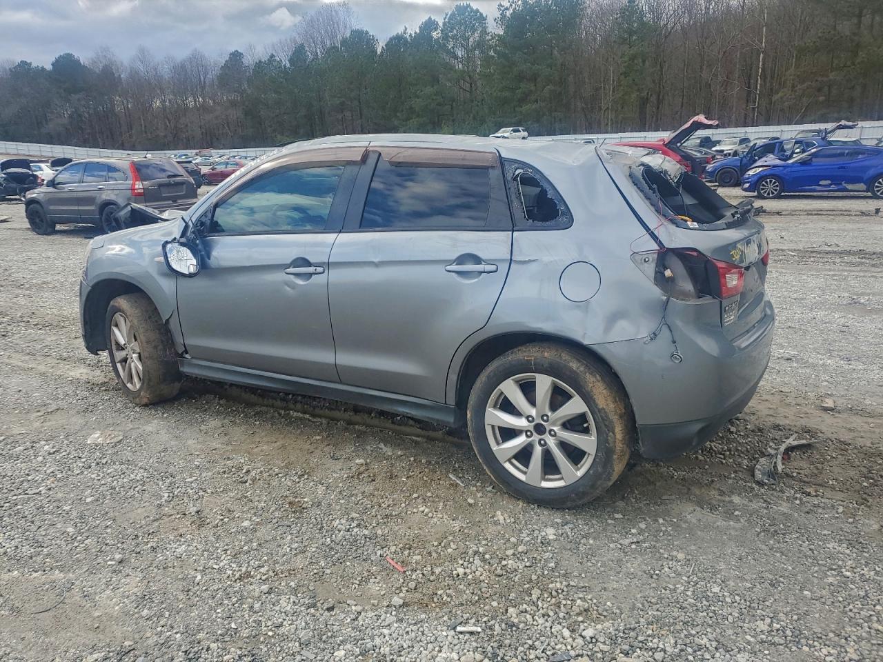 Mitsubishi Outlander Es Image 2