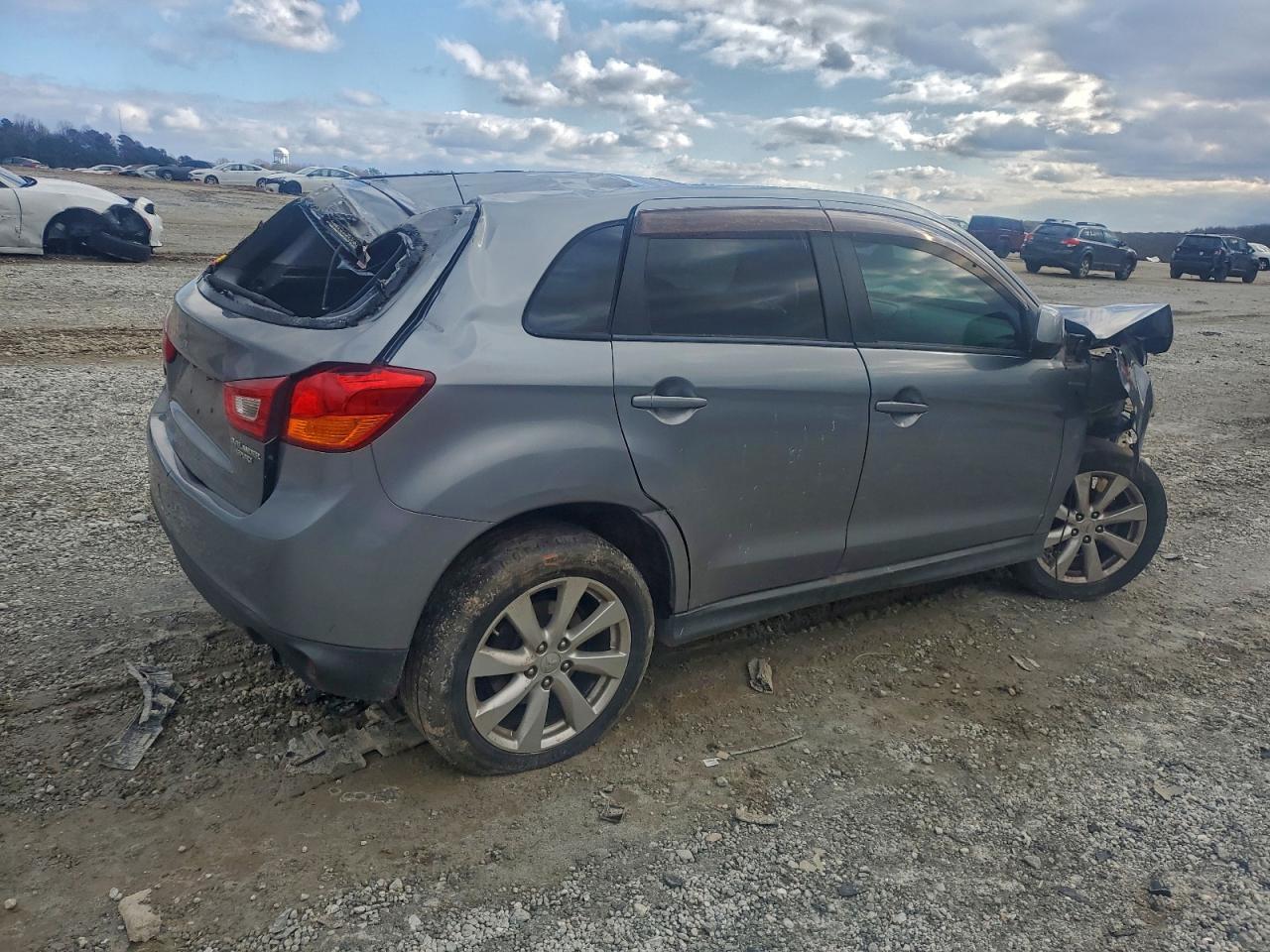 Mitsubishi Outlander Es Image 10