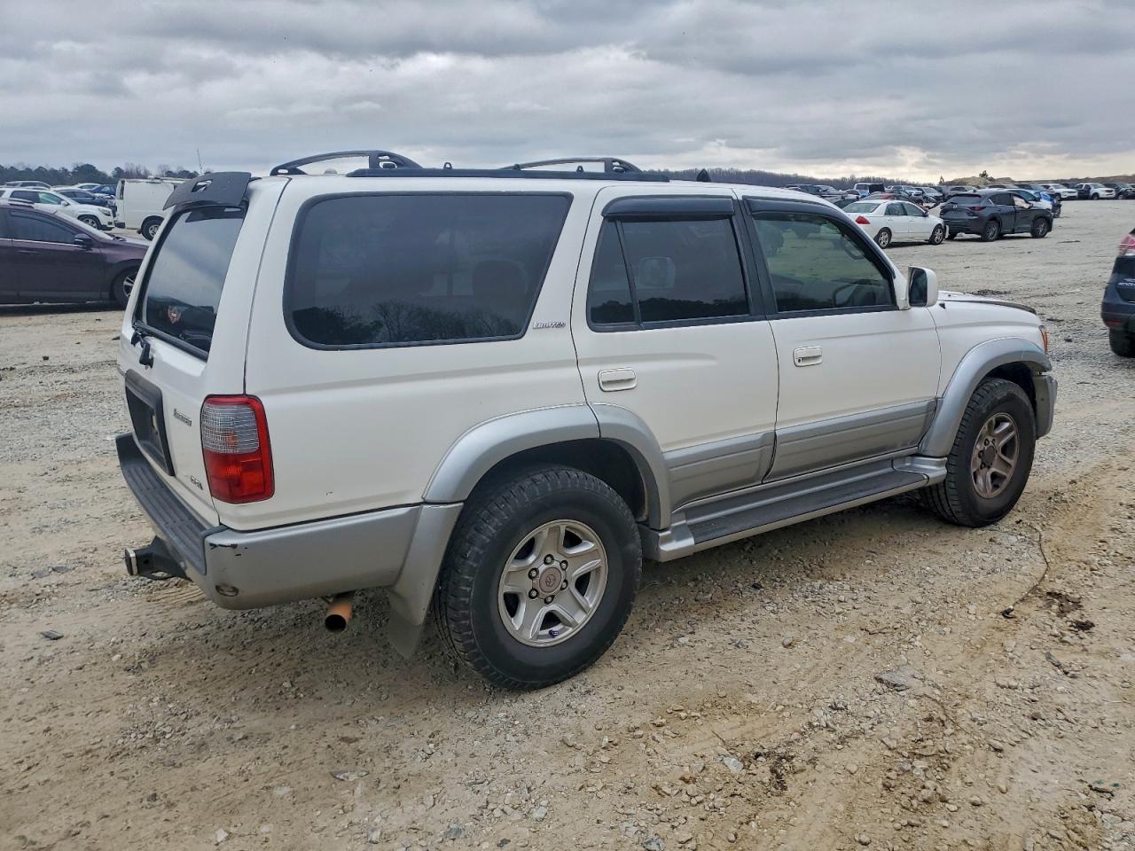 Toyota 4Runner Limited Image 12